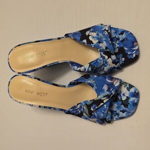 BRAND NEW NINE  WEST FLORAL  EMBELLISHMENT SQUARE OPEN TOE WEDGE SANDALS…